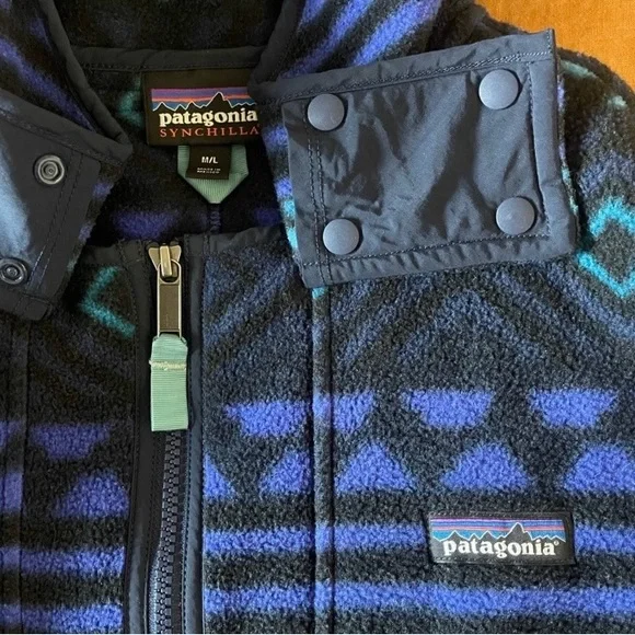 Patagonia Synchilla Navy and Teal Geometric Fleece - Picture 2 of 5